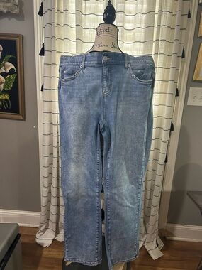 Torrid Bombshell Straight Premium Stretch Jeans Size 16 R